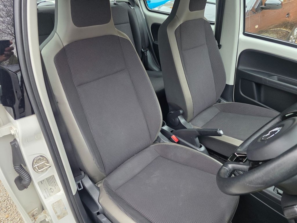 Used Volkswagen up! 2014 for sale - 78102651: Photo 16