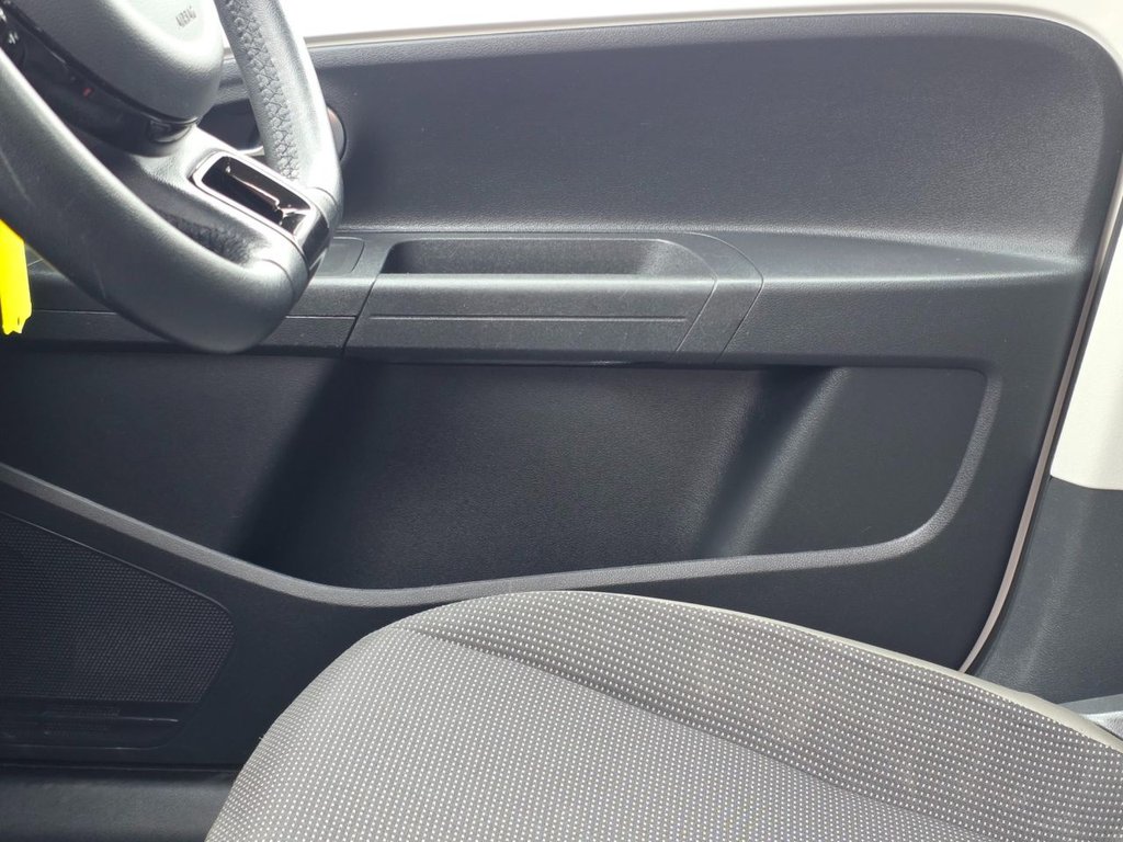 Used Volkswagen up! 2014 for sale - 78102651: Photo 24