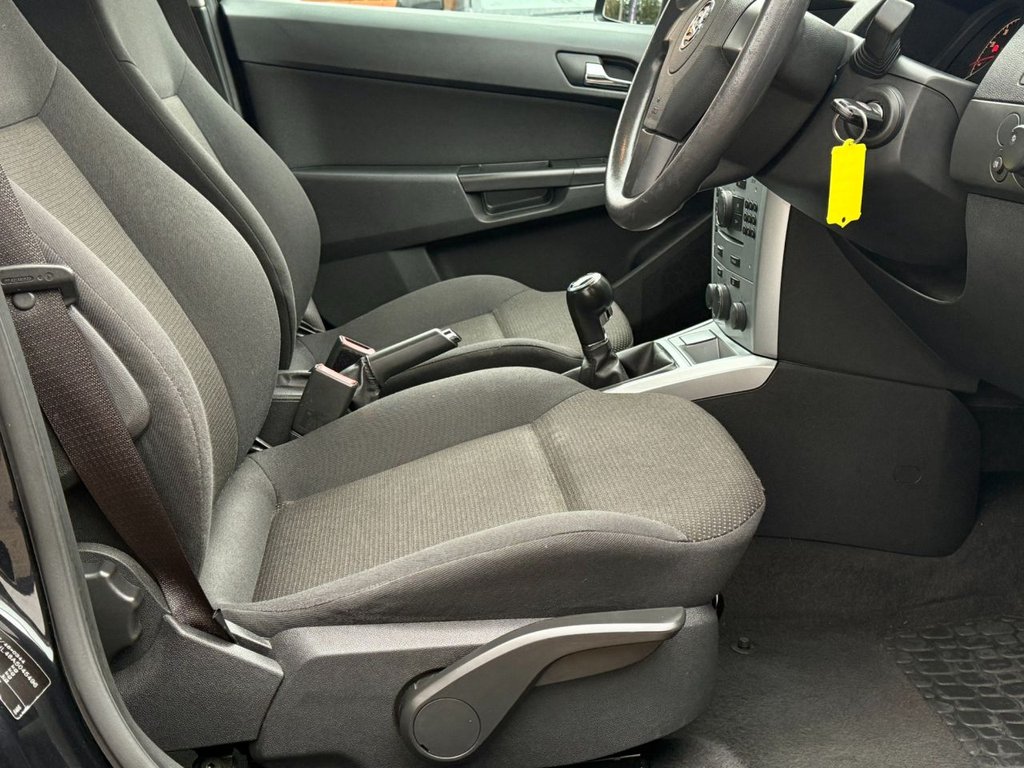 Used Vauxhall Astra 2010 for sale - 77133581: Photo 16