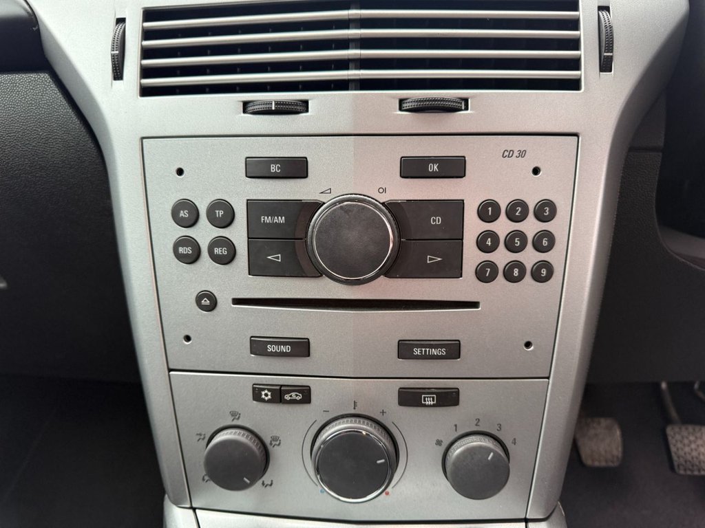 Used Vauxhall Astra 2010 for sale - 77133581: Photo 28