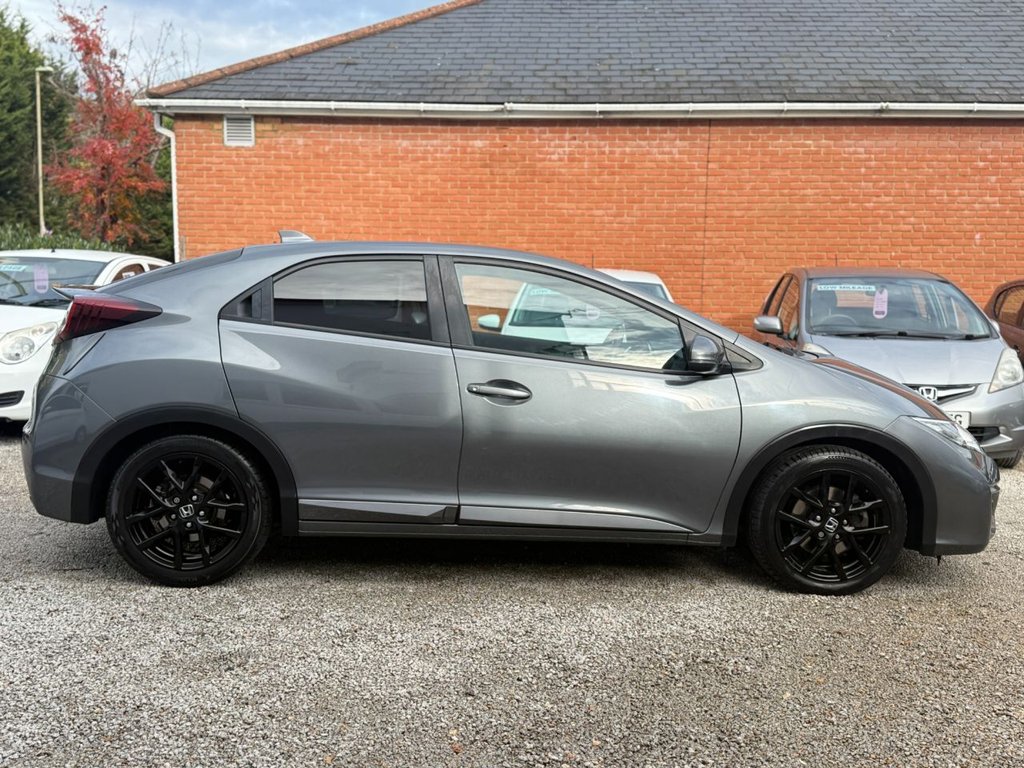 Used Honda Civic 2016 for sale - 76487060: Photo 10