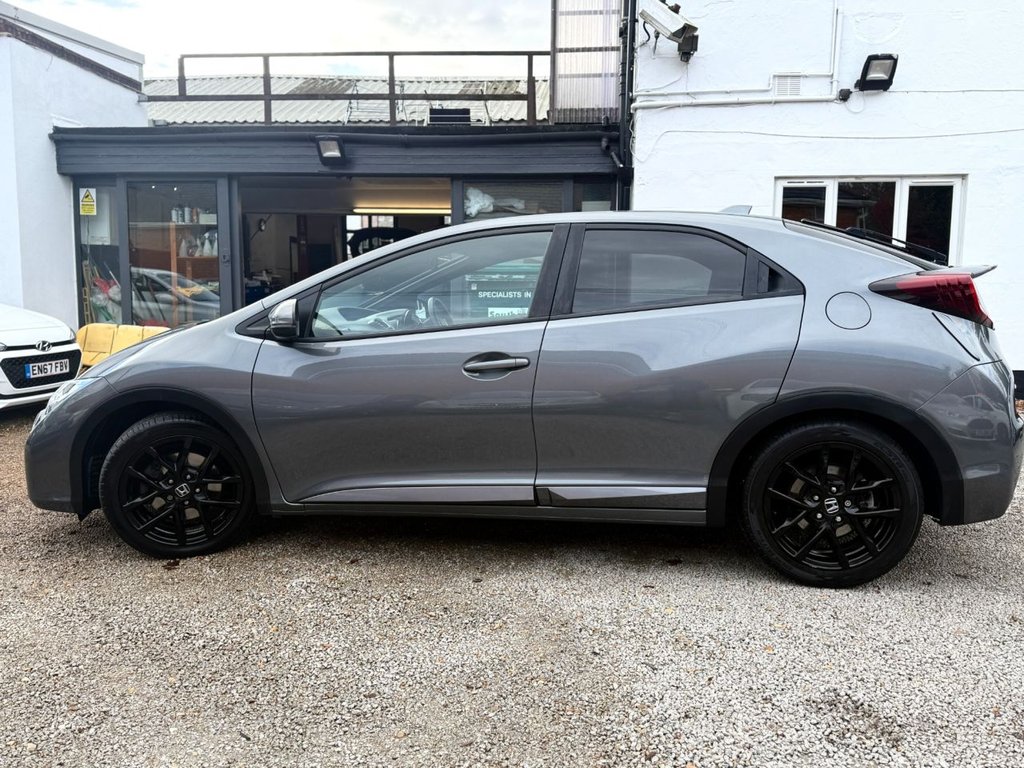 Used Honda Civic 2016 for sale - 76487060: Photo 4