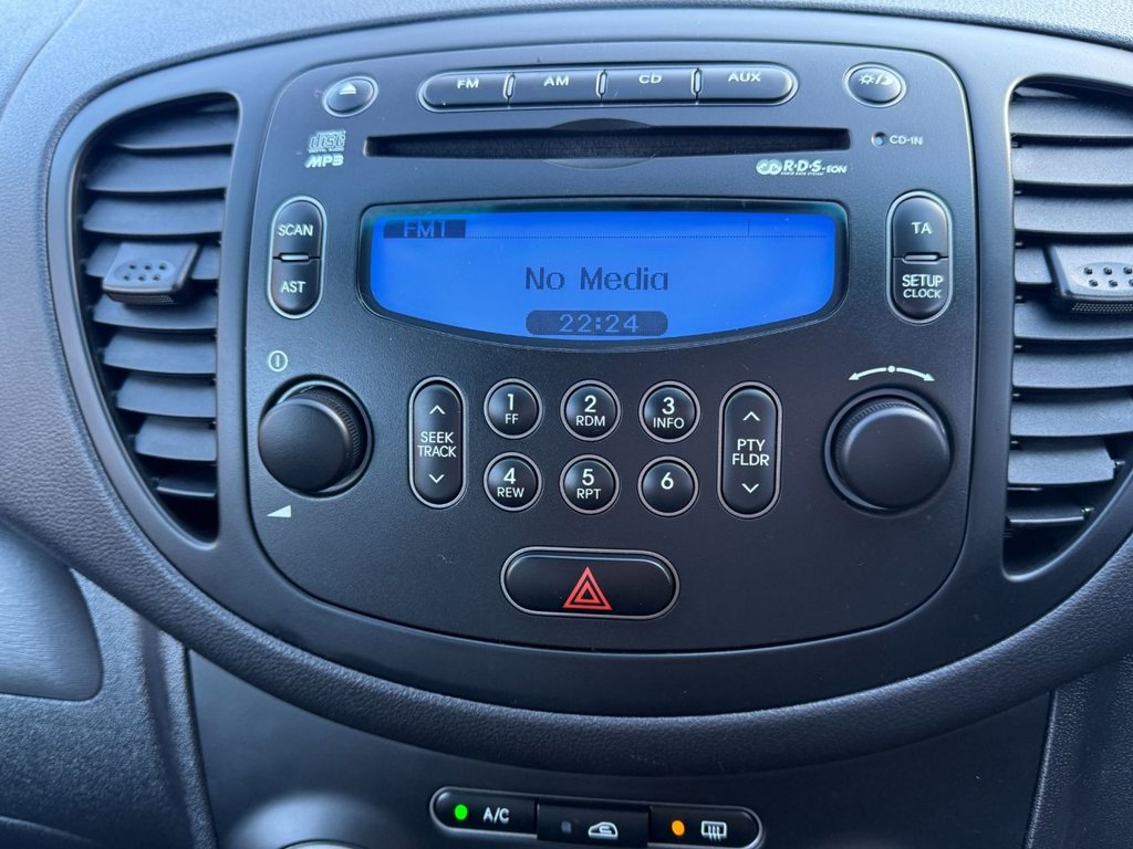 Used Hyundai i10 2011 for sale - 76900695: Photo 31