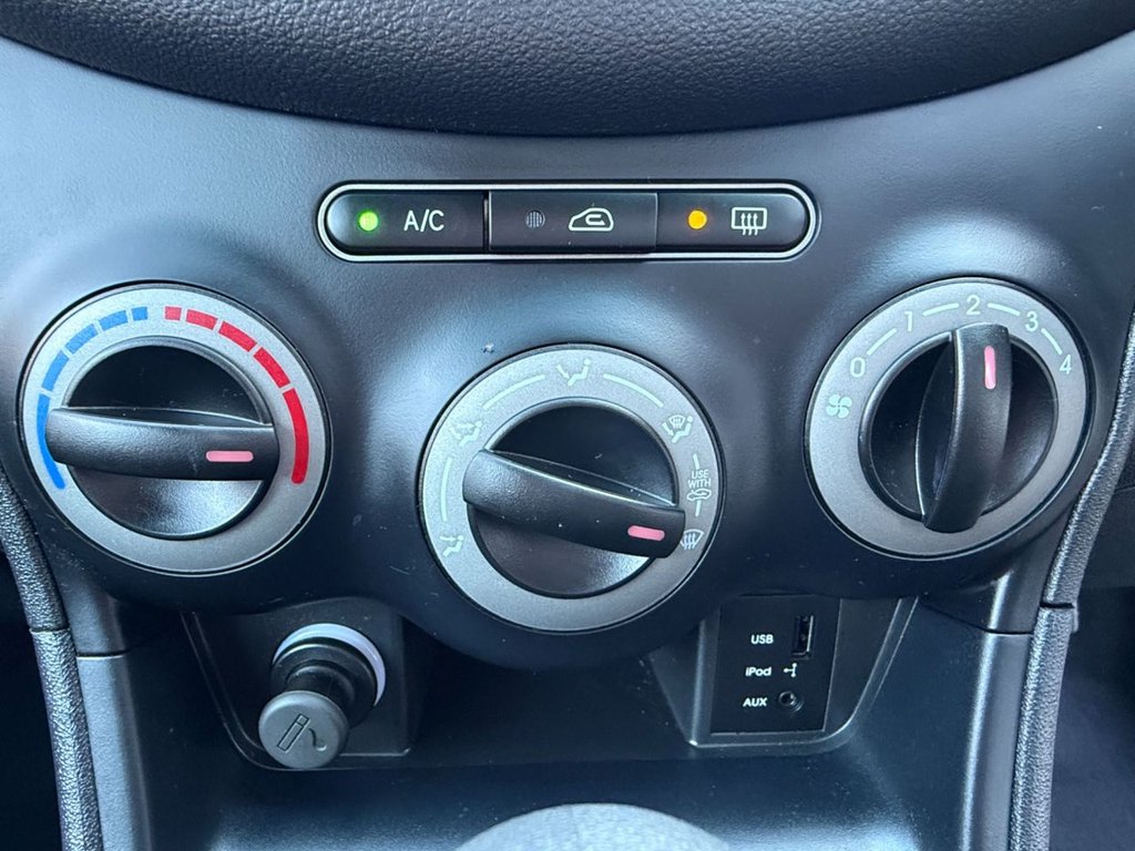 Used Hyundai i10 2011 for sale - 76900695: Photo 32