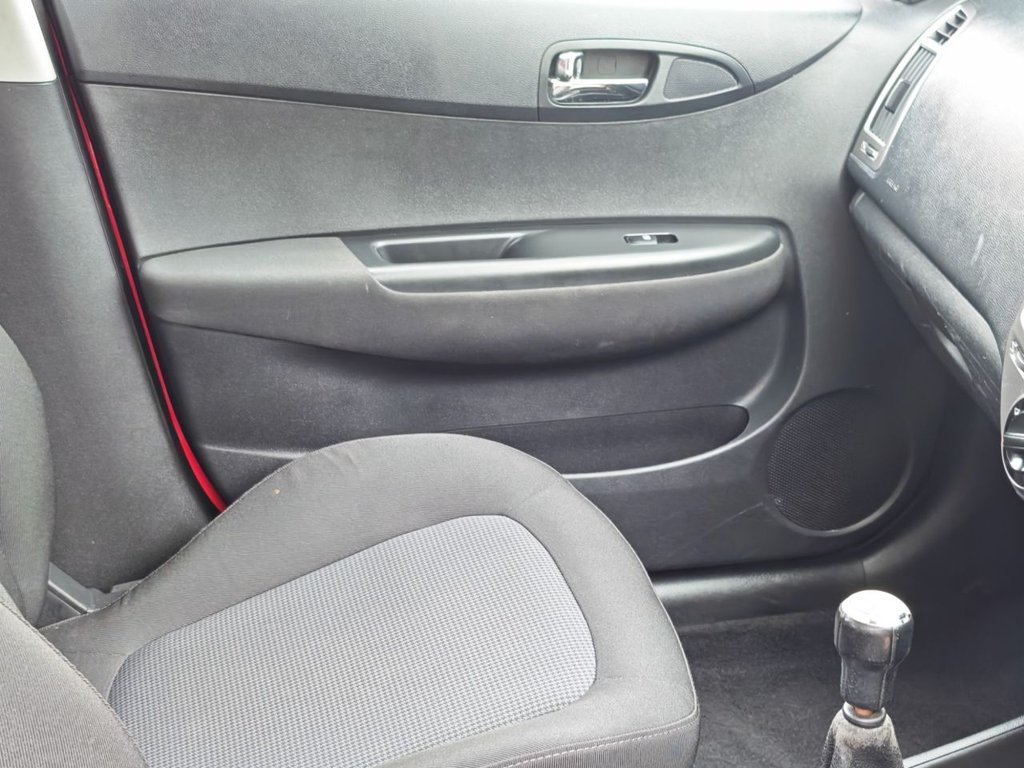 Used Hyundai i20 2012 for sale - 77680925: Photo 25