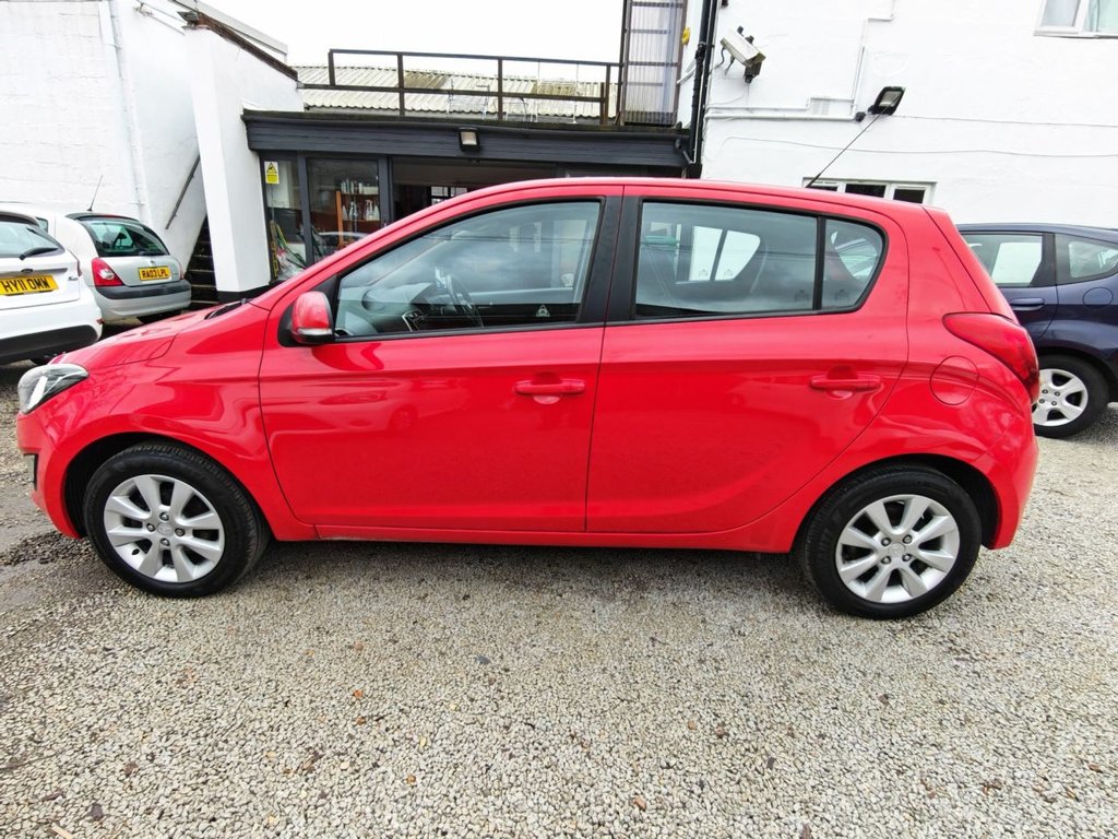 Used Hyundai i20 2012 for sale - 77680925: Photo 4