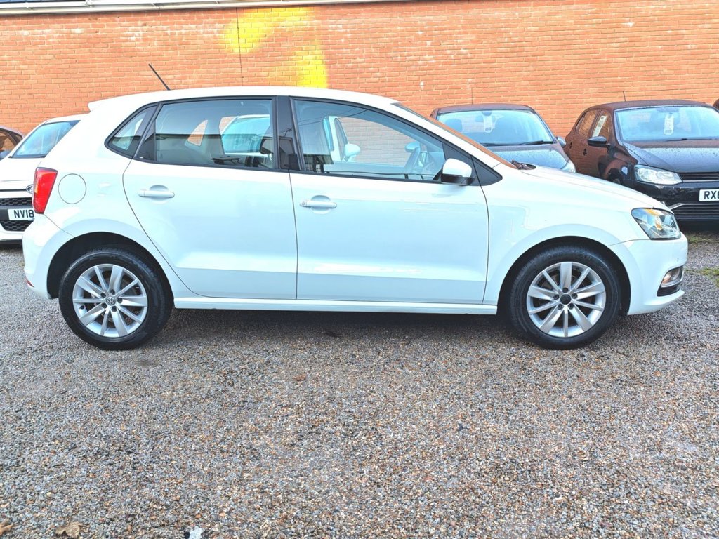 Used Volkswagen Polo 2015 for sale - 76368150: Photo 10