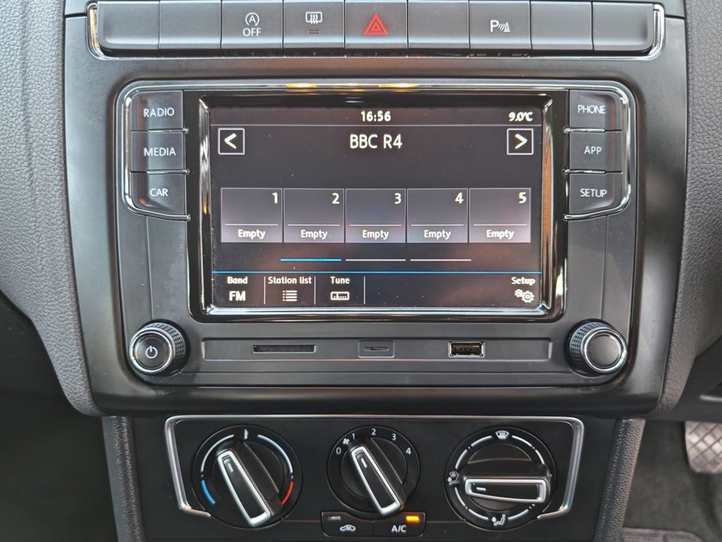 Used Volkswagen Polo 2015 for sale - 76368150: Photo 20