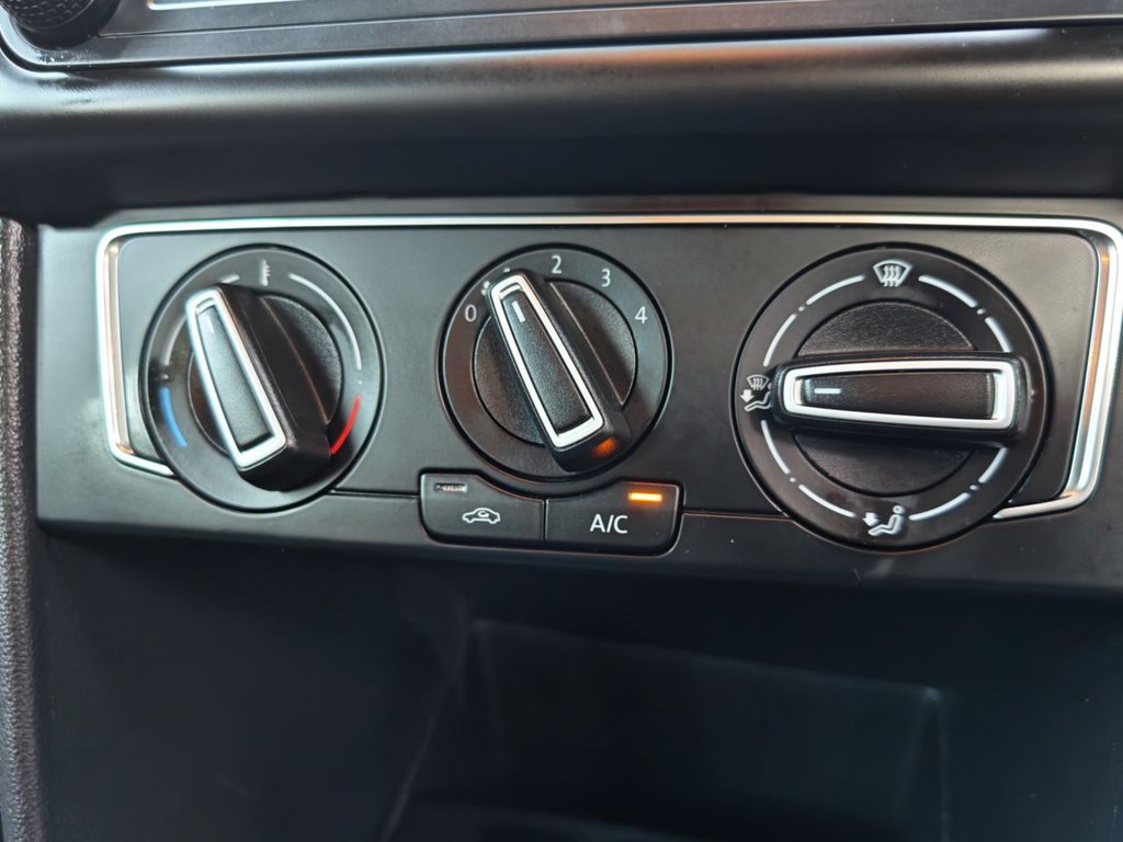 Used Volkswagen Polo 2015 for sale - 76368150: Photo 24