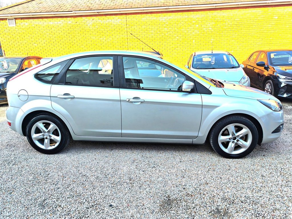 Used Ford Focus 2010 for sale - 77966873: Photo 10