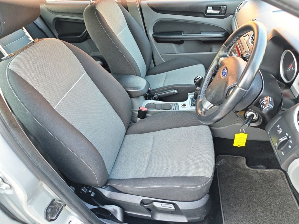 Used Ford Focus 2010 for sale - 77966873: Photo 16