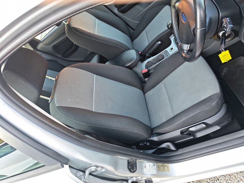 Used Ford Focus 2010 for sale - 77966873: Photo 23