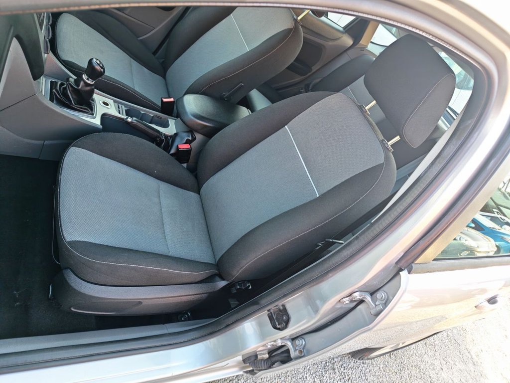 Used Ford Focus 2010 for sale - 77966873: Photo 24