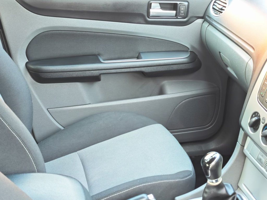 Used Ford Focus 2010 for sale - 77966873: Photo 26