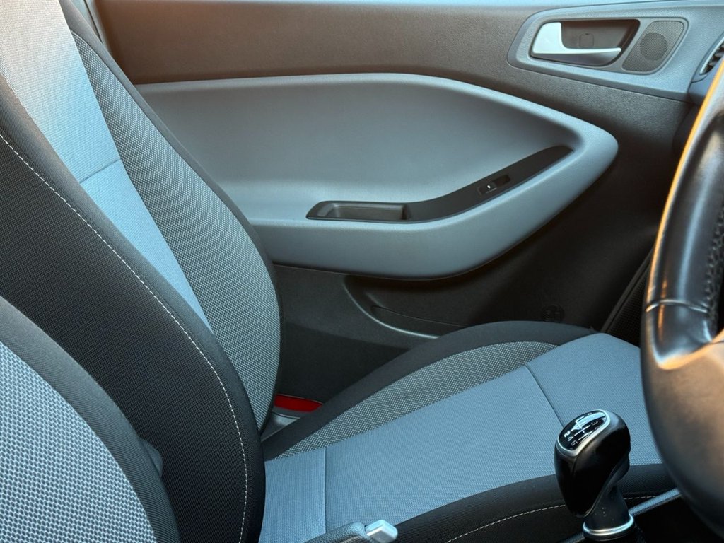 Used Hyundai i20 2015 for sale - 77200374: Photo 12