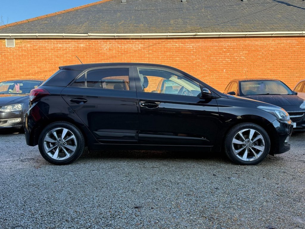 Used Hyundai i20 2015 for sale - 77200374: Photo 4