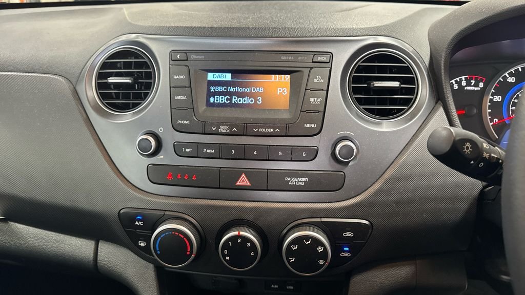 Used Hyundai i10 2018 for sale - 76751032: Photo 10