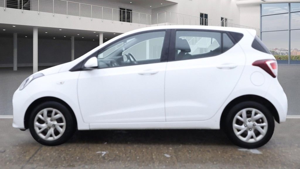 Used Hyundai i10 2018 for sale - 76751032: Photo 5