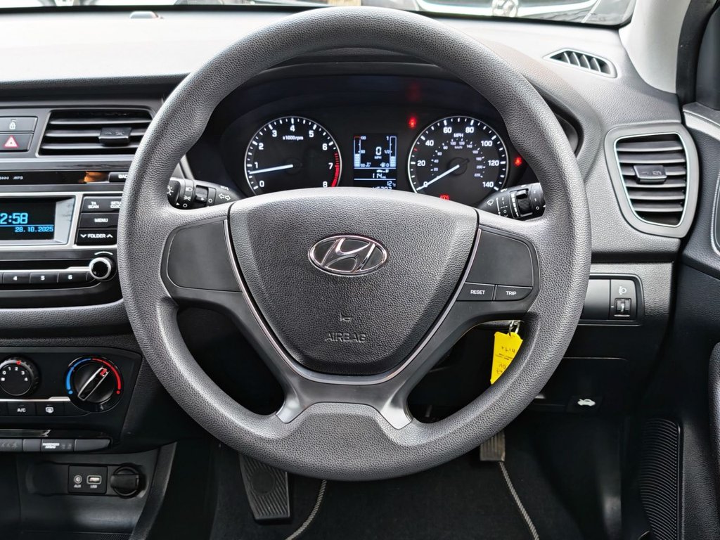 Used Hyundai i20 2018 for sale - 76417903: Photo 10