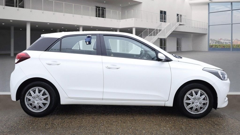 Used Hyundai i20 2018 for sale - 76417903: Photo 5