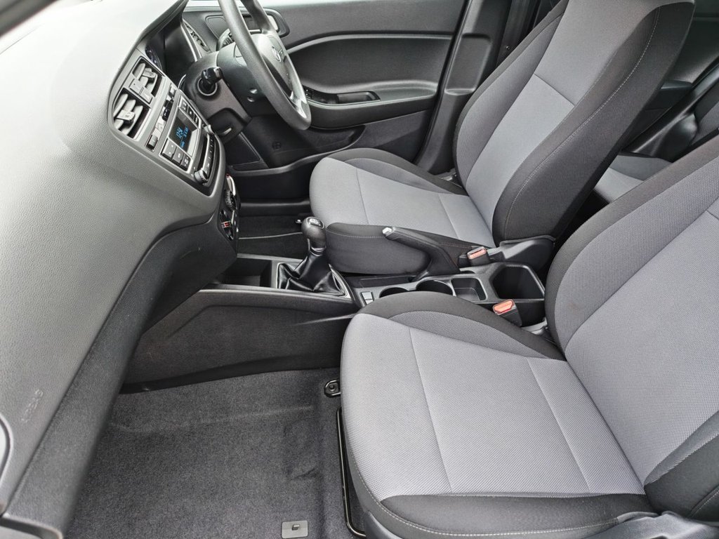 Used Hyundai i20 2018 for sale - 76417903: Photo 9