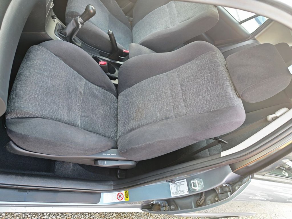 Used Toyota Corolla 2002 for sale - 77507999: Photo 24