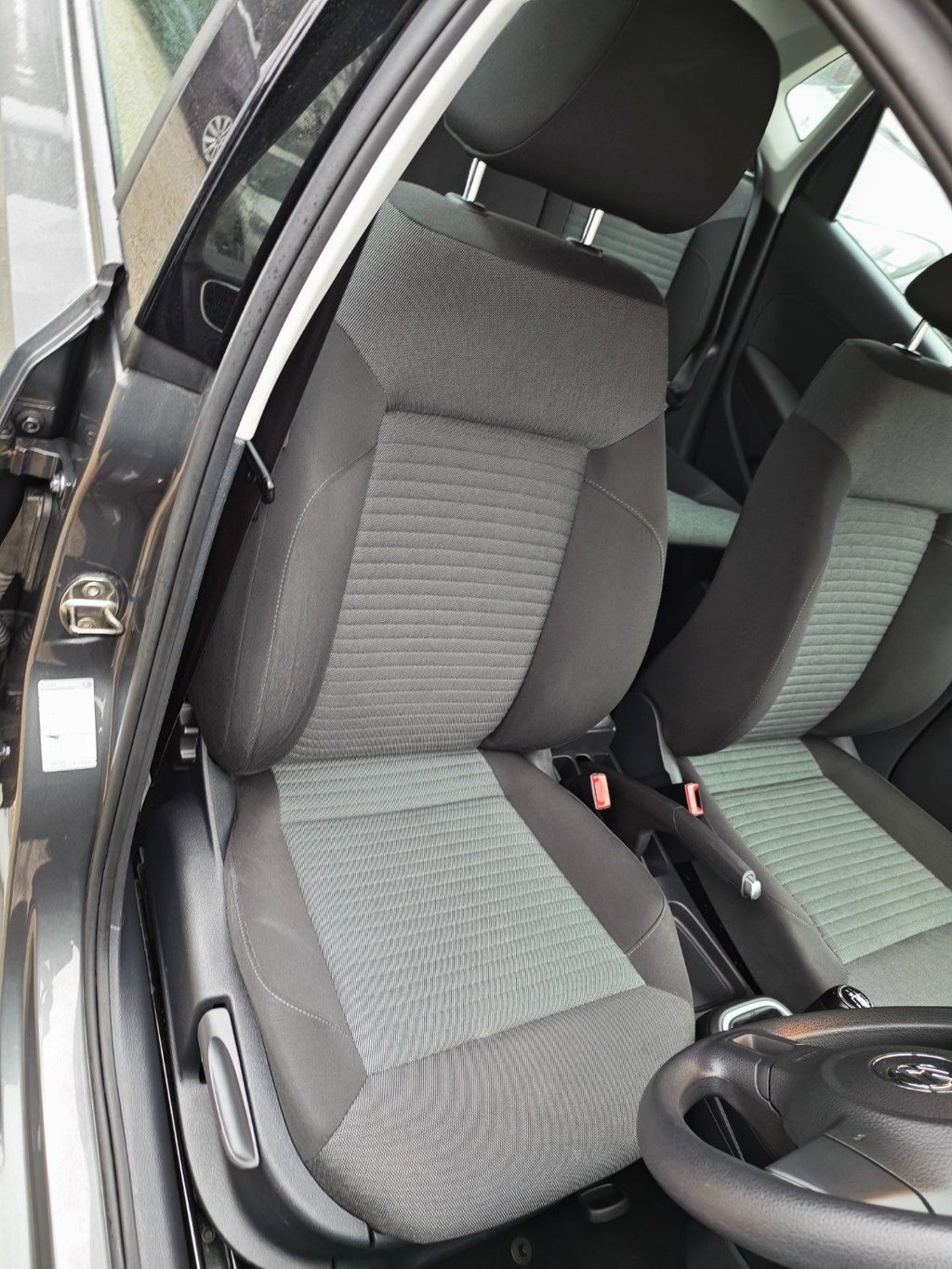 Used Volkswagen Polo 2011 for sale - 76985906: Photo 23