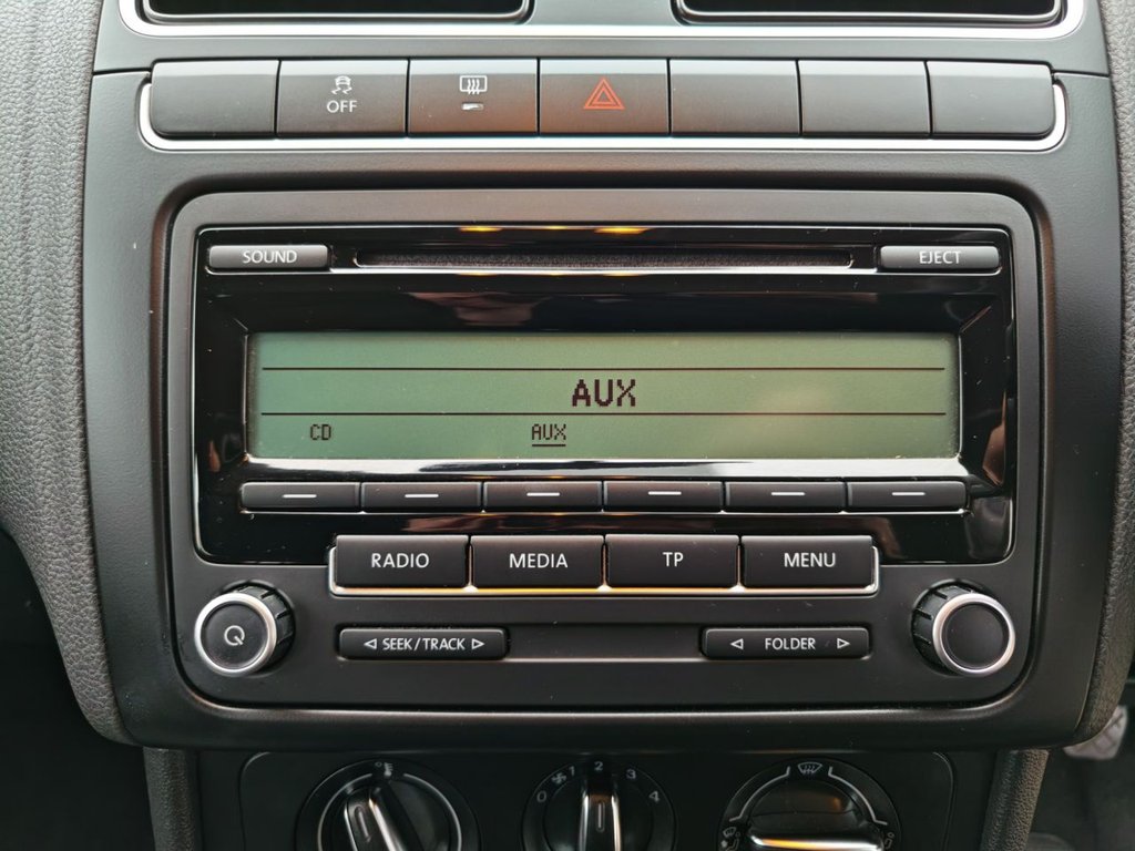 Used Volkswagen Polo 2011 for sale - 76985906: Photo 28