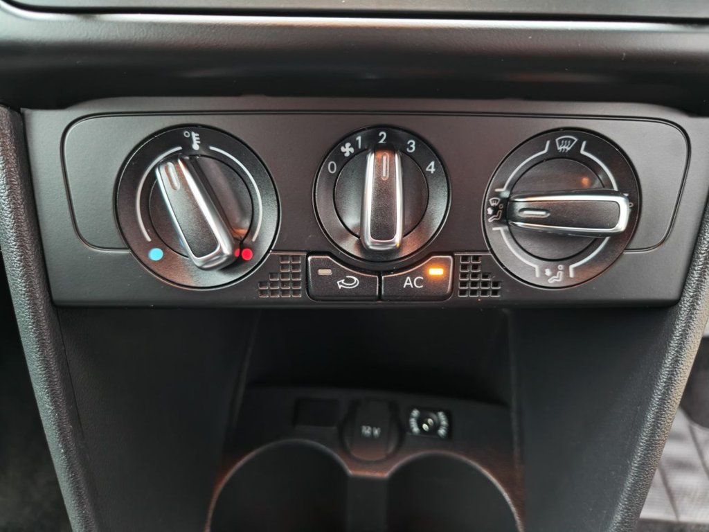 Used Volkswagen Polo 2011 for sale - 76985906: Photo 30