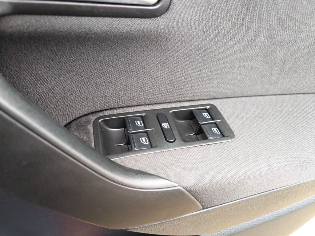 Used Volkswagen Polo 2011 for sale - 76985906: Photo 31