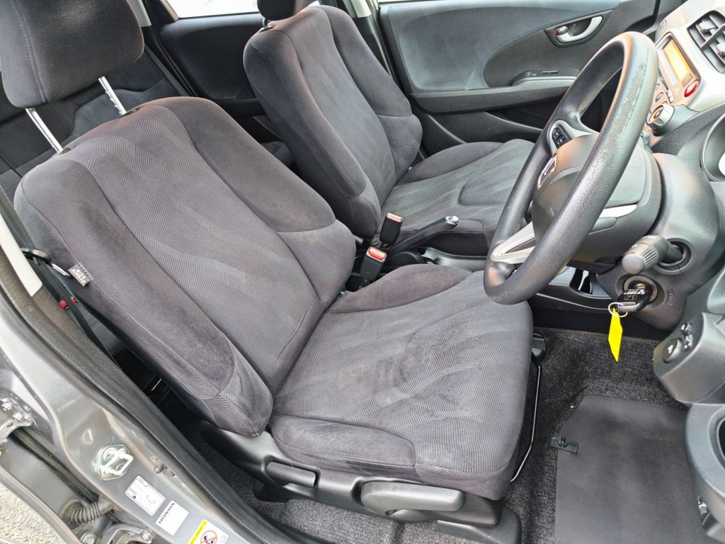 Used Honda Jazz 2010 for sale - 76313196: Photo 16