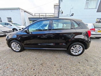 Used Volkswagen Polo 2015 for sale - 77227622: Photo