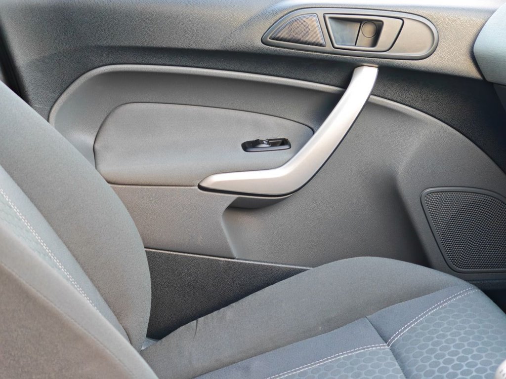 Used Ford Fiesta 2010 for sale - 76851053: Photo 21