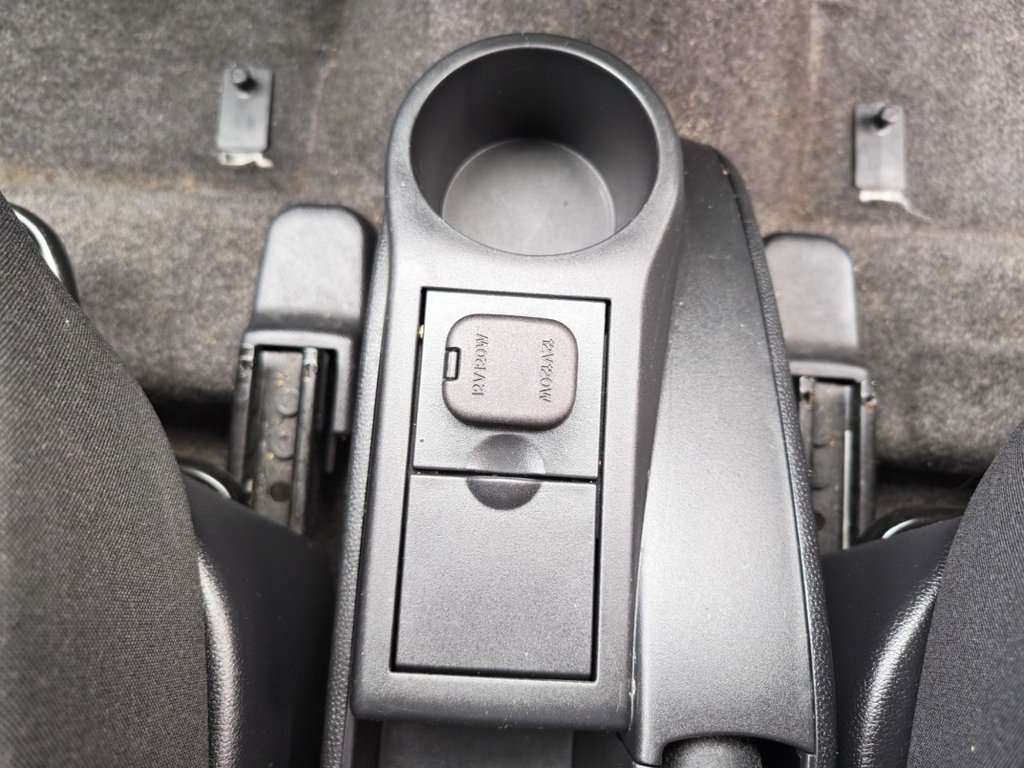 Used Mazda Mazda2 2010 for sale - 77231974: Photo 38