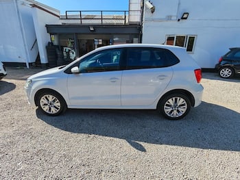 Used Volkswagen Polo 2014 for sale - 79749564: Photo