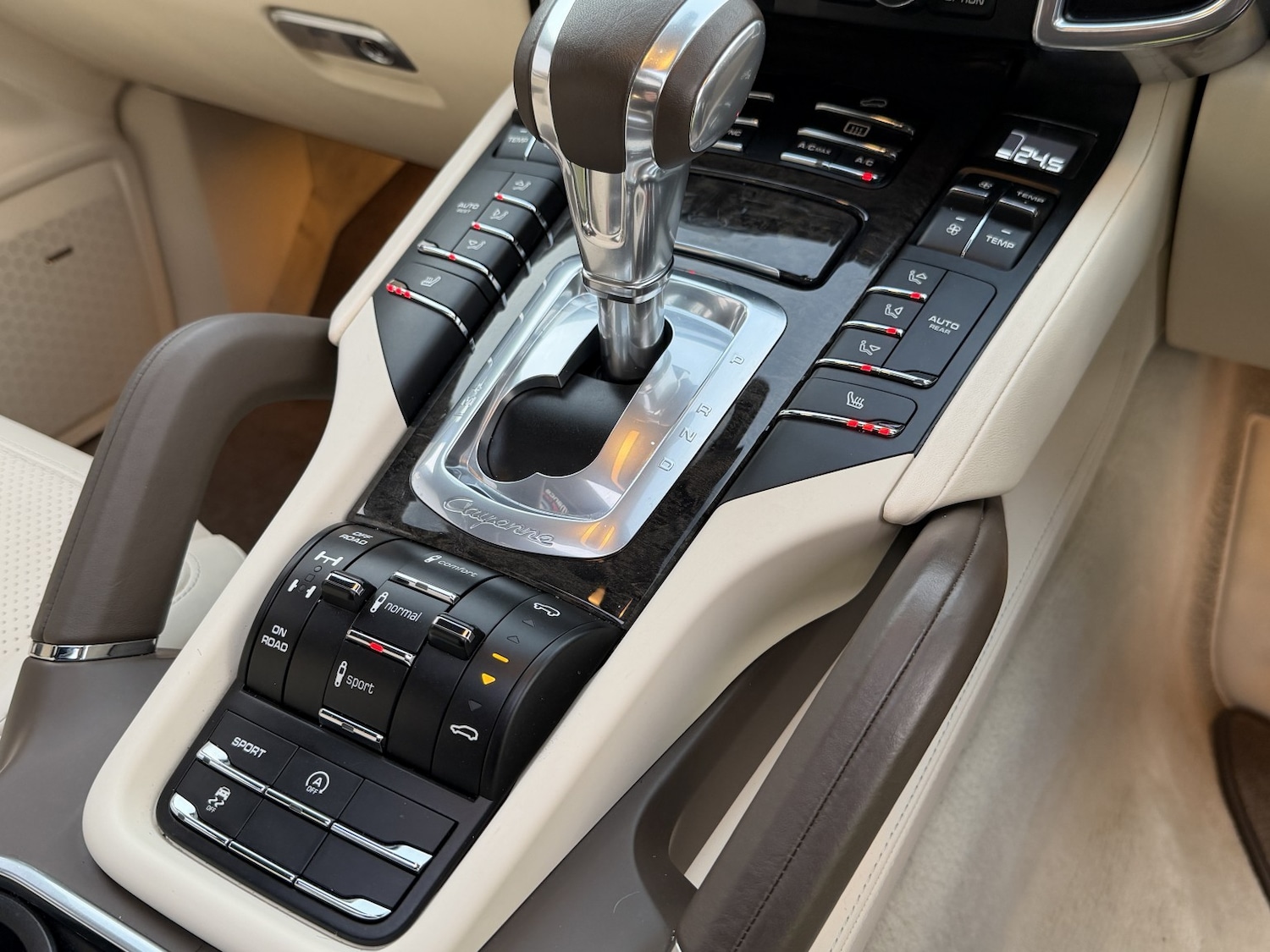 Used Porsche Cayenne 2013 for sale - 77228201: Photo 13