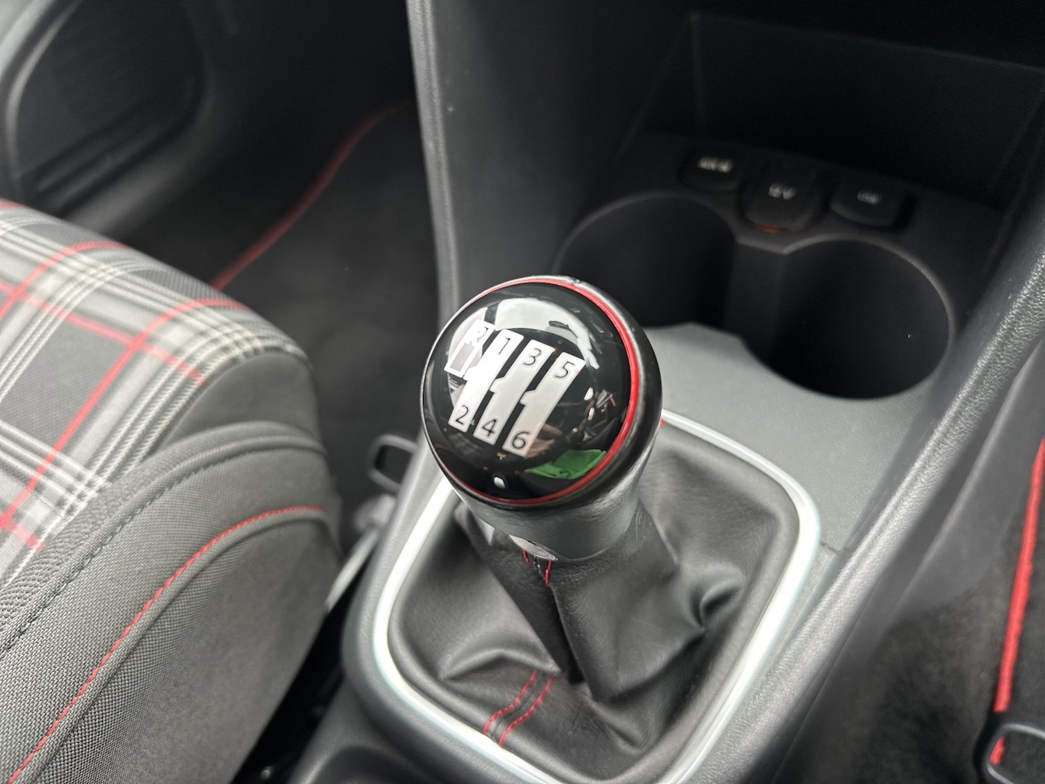 Used Volkswagen Polo 2015 for sale - 77792795: Photo 25