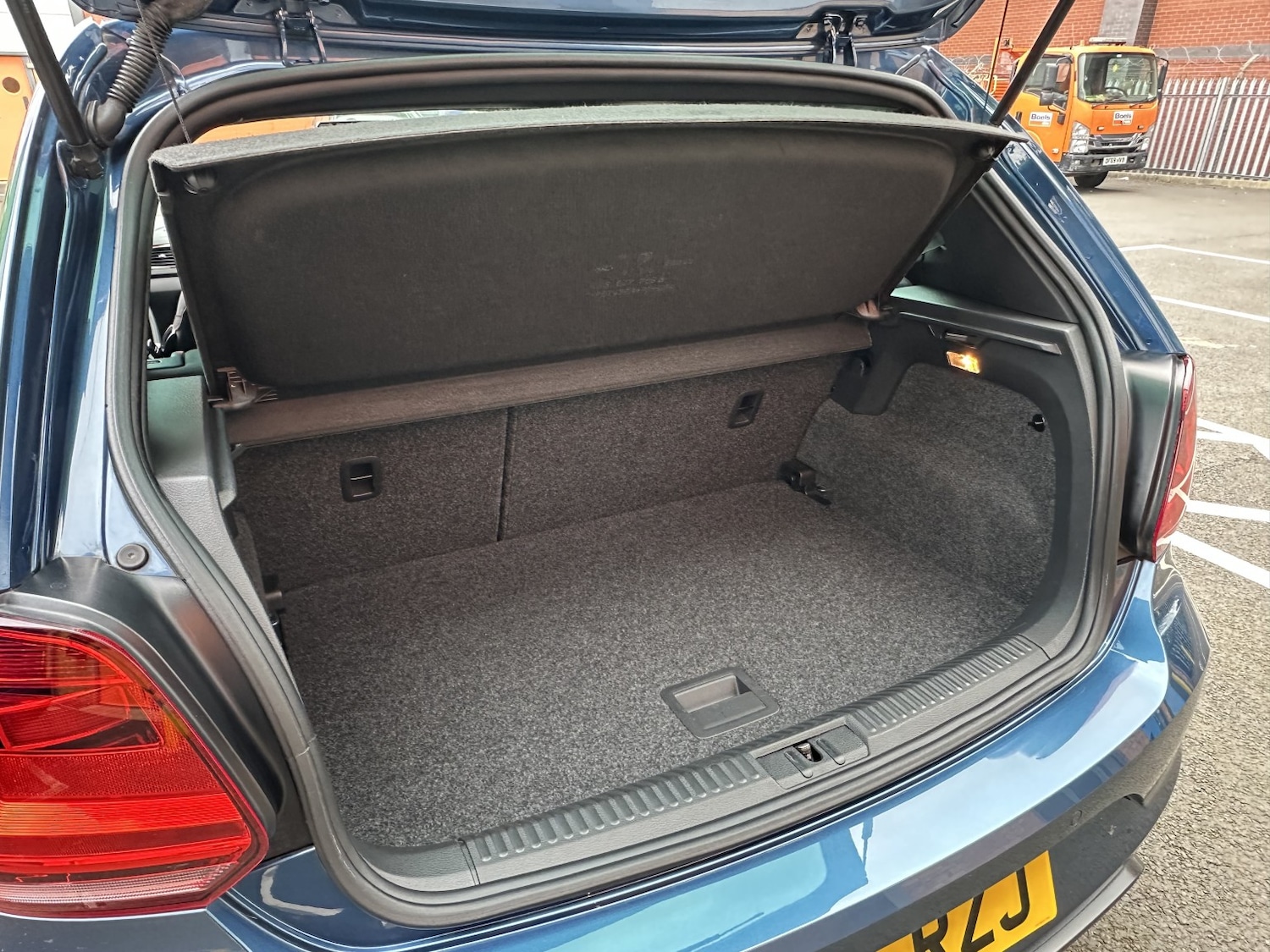 Used Volkswagen Polo 2015 for sale - 77792795: Photo 31