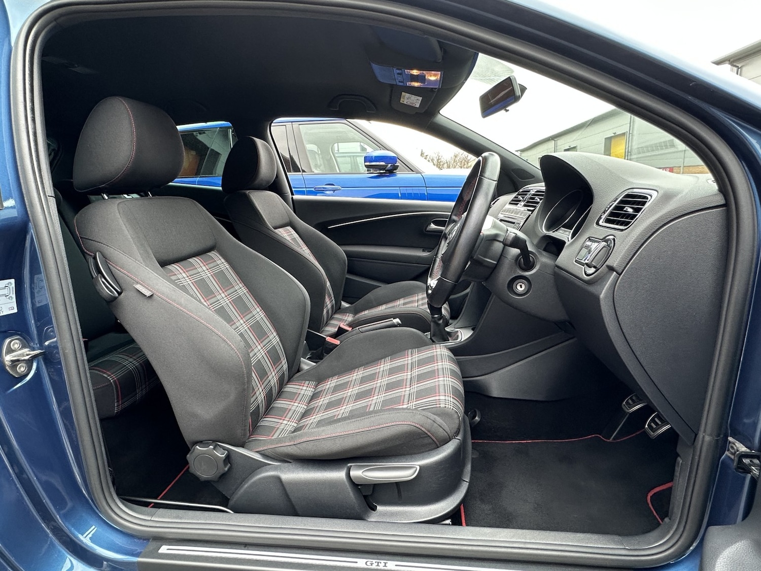 Used Volkswagen Polo 2015 for sale - 77792795: Photo 5