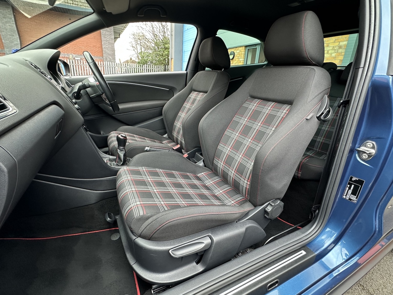 Used Volkswagen Polo 2015 for sale - 77792795: Photo 6