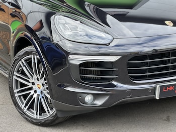Used Porsche Cayenne 2018 for sale - 78782379: Photo