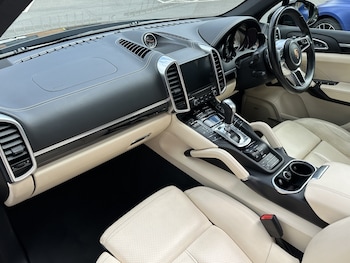 Used Porsche Cayenne 2018 for sale - 78782379: Photo