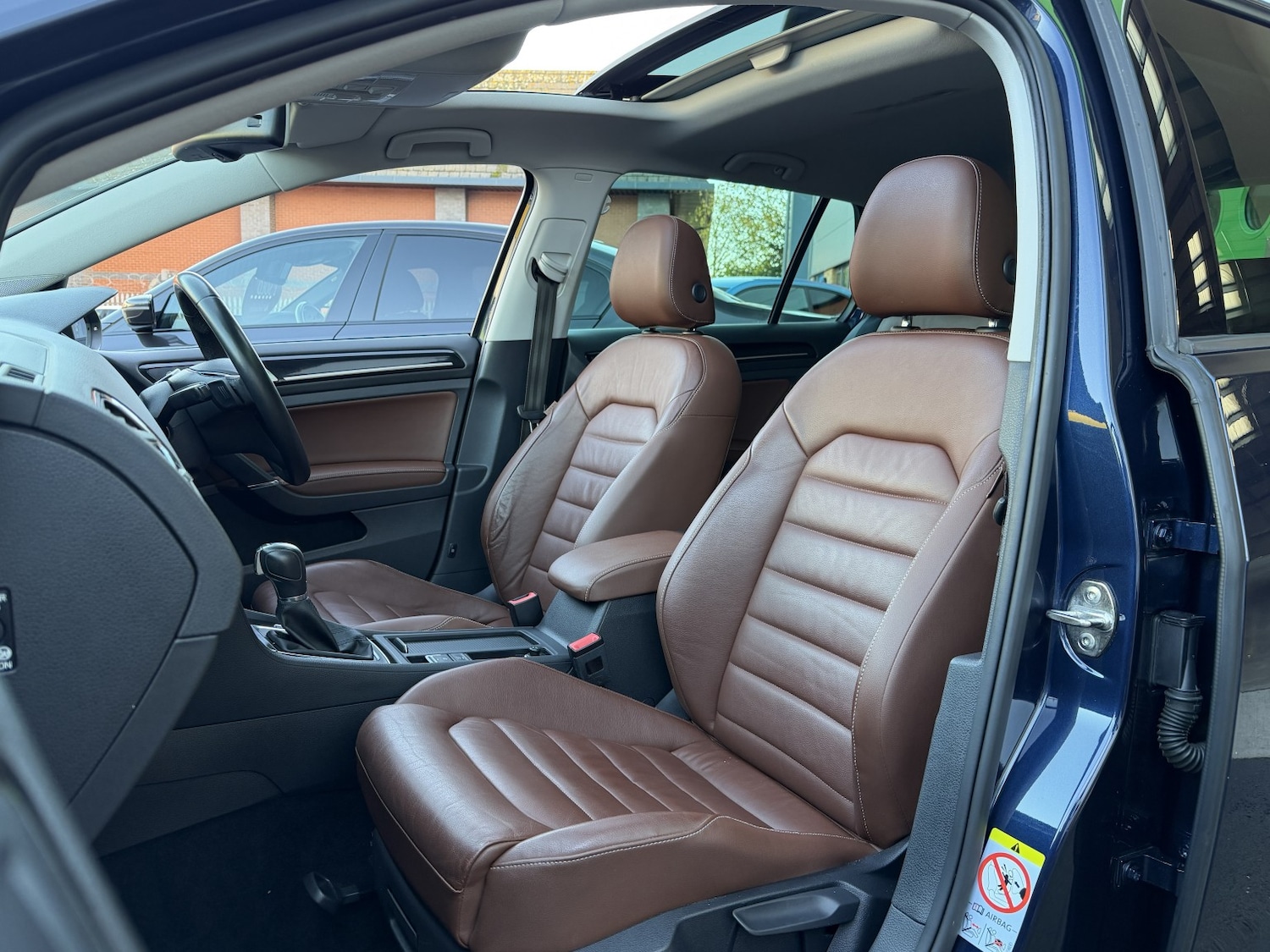 Used Volkswagen Golf 2014 for sale - 76643338: Photo 5