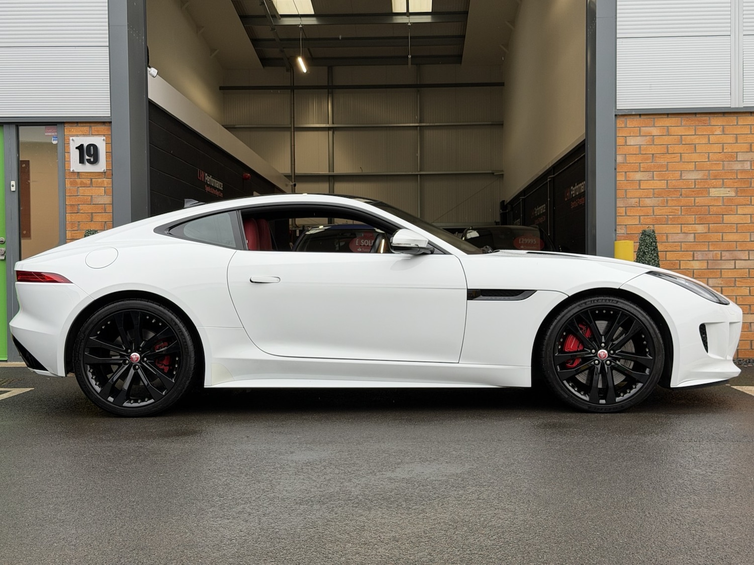 Used Jaguar F-Type 2014 for sale - 77289082: Photo 17
