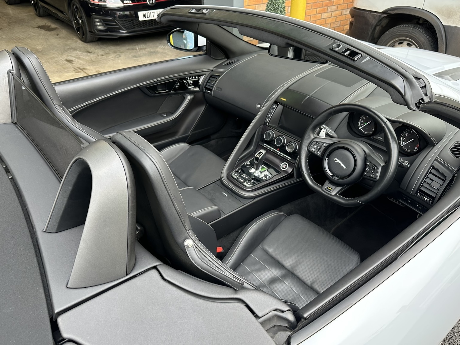 Used Jaguar F-Type 2018 for sale - 77438245: Photo 29