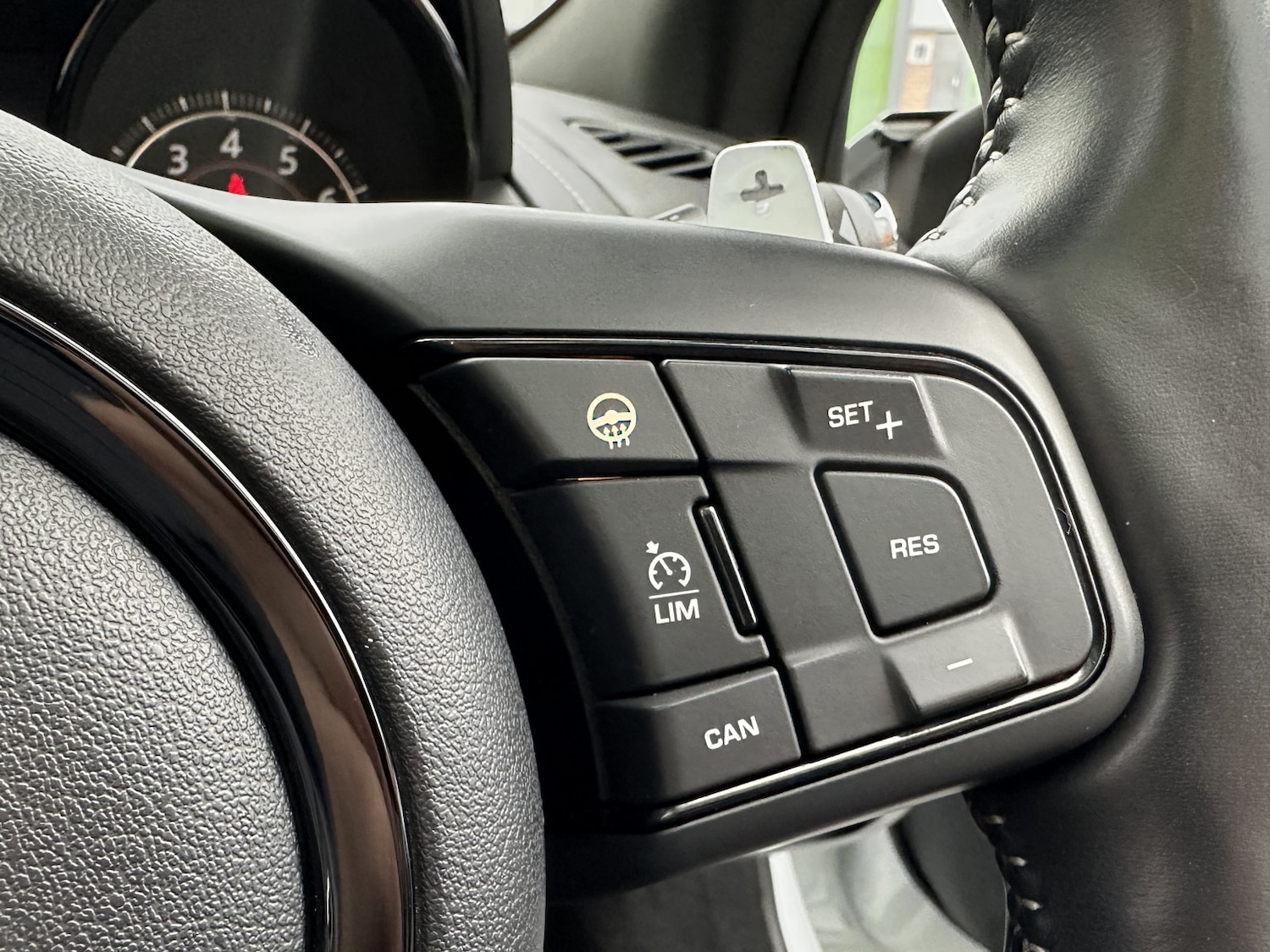 Used Jaguar F-Type 2018 for sale - 77438245: Photo 32