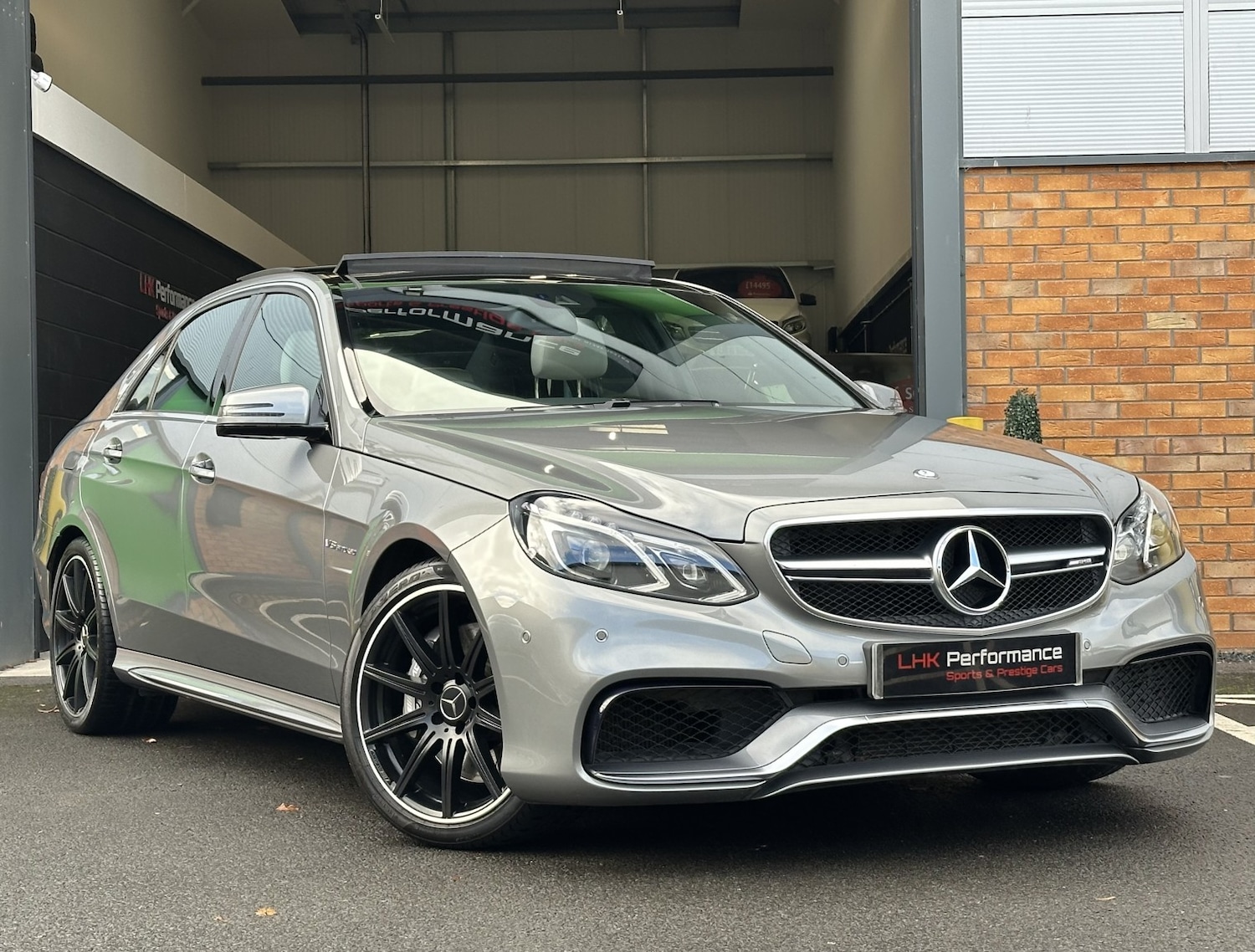 Used Mercedes-Benz E Class 2015 for sale - 76439938: Photo 1