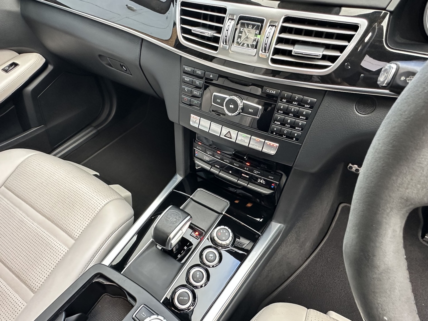 Used Mercedes-Benz E Class 2015 for sale - 76439938: Photo 30