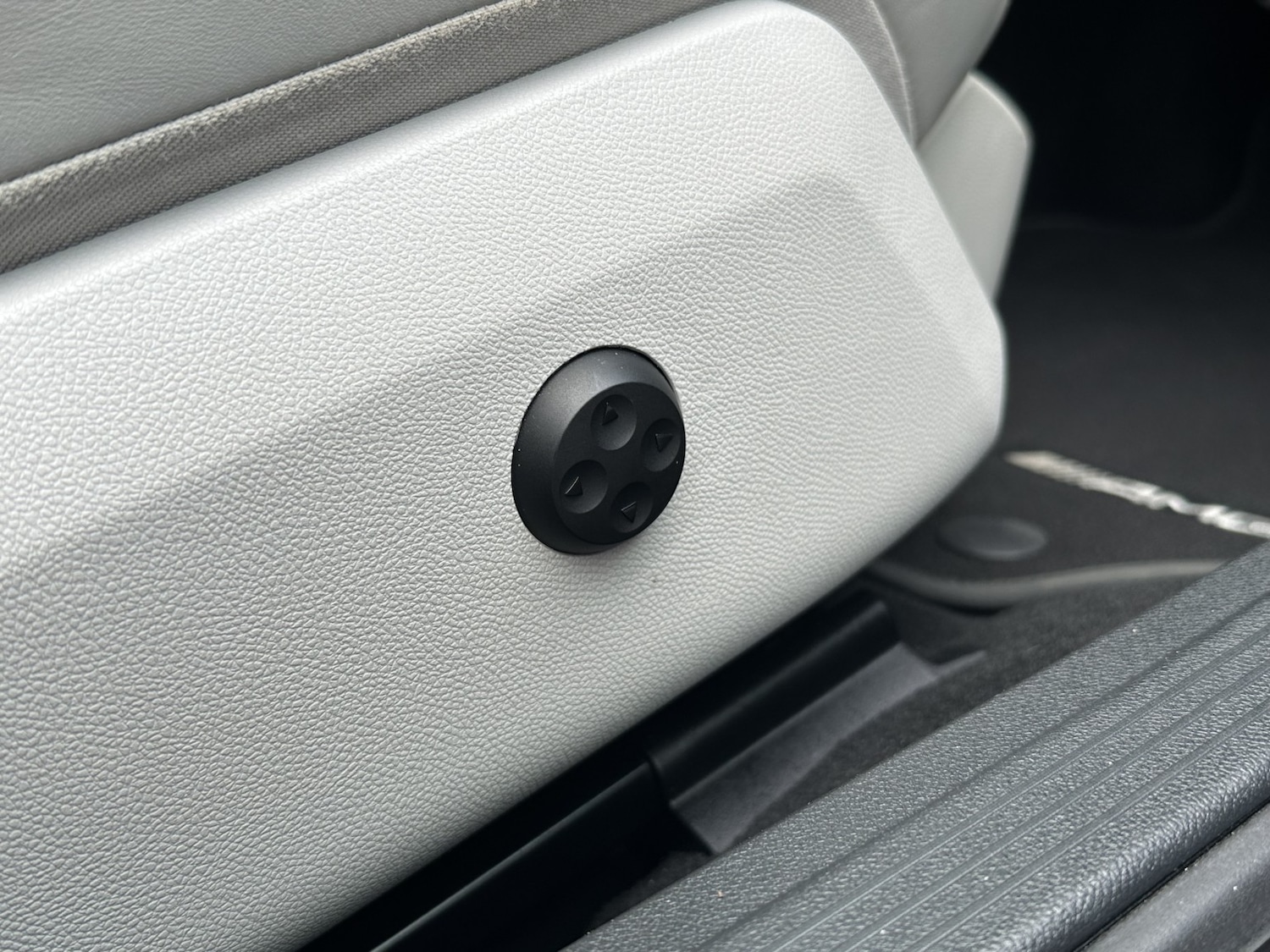 Used Mercedes-Benz E Class 2015 for sale - 76439938: Photo 33