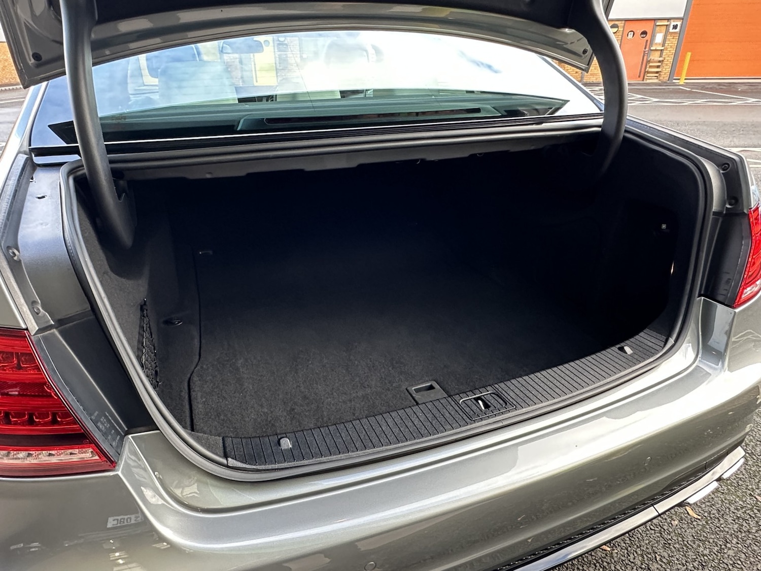 Used Mercedes-Benz E Class 2015 for sale - 76439938: Photo 37